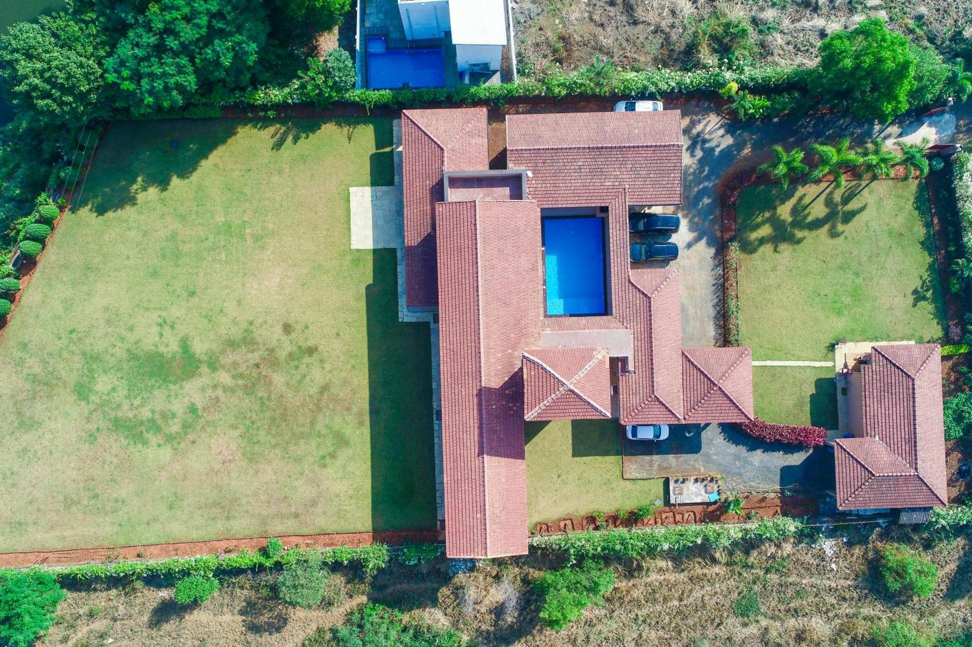 White Stallion Villa Lonavala Exterior photo